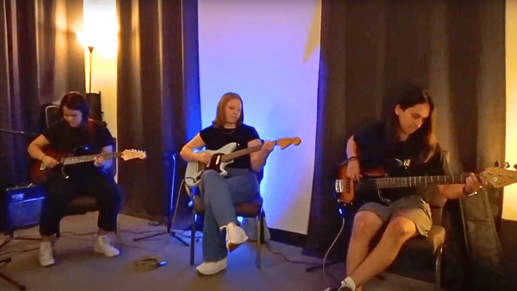 Isabella, Jaana, and Leonardo in a jamming session